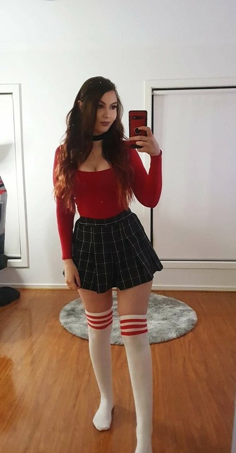 Aliythia naked model pic