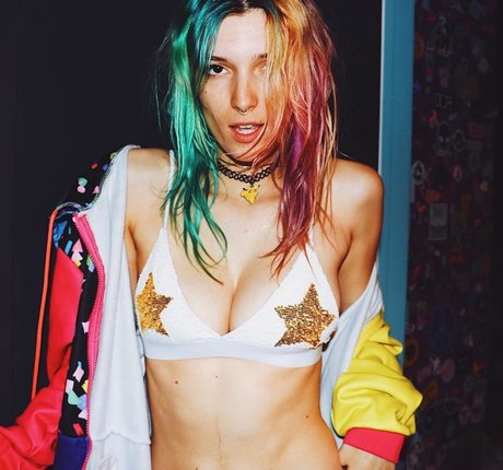 Dani Thorne model sexy photo