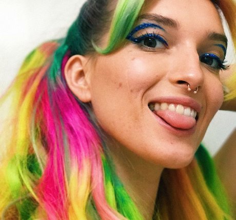 Dani Thorne naked actress photos