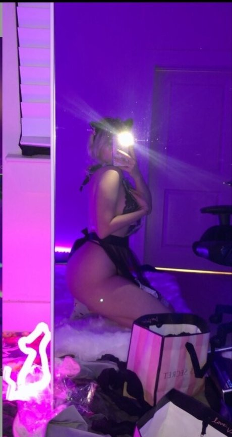 Allycxt model porn images