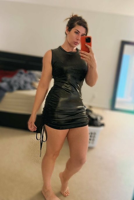 Elspeth Eastman top star pic