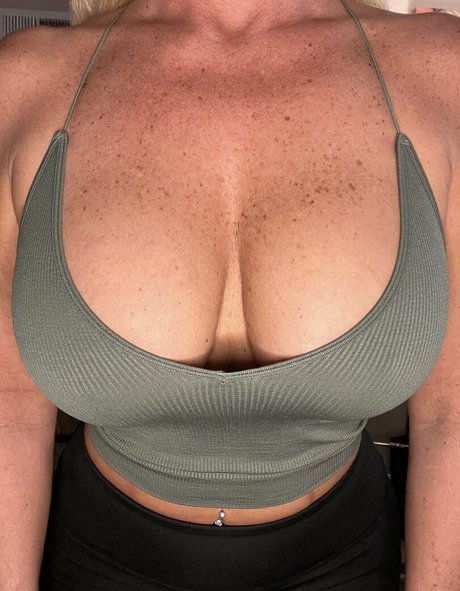 jennyjizzxxx xxx actress pictures