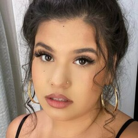 mamacitvizzy top model photo