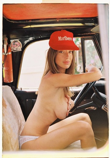 Amanda Tutschek best model pics