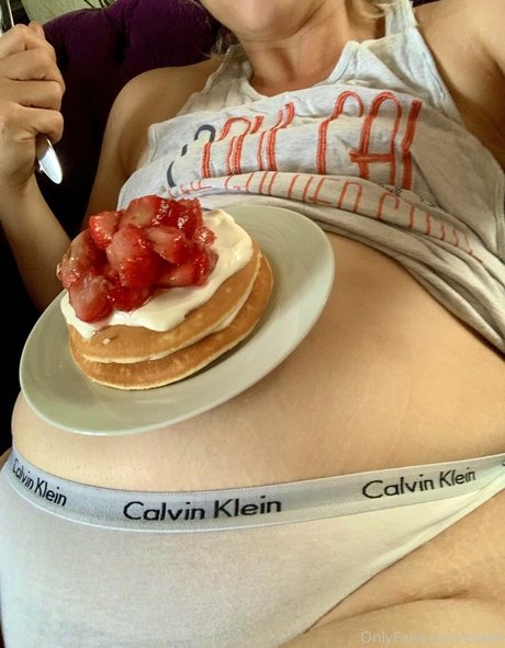 eatee model top archive