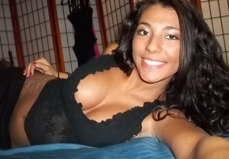 Ava Glam Model pornstar sexy pic