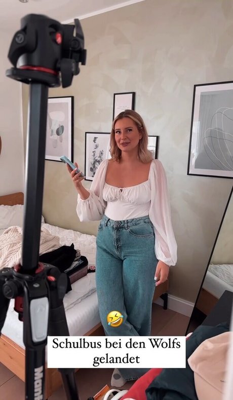 Maren Wolf pretty actress image