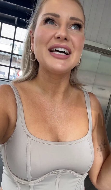 Maren Wolf pornstar pic