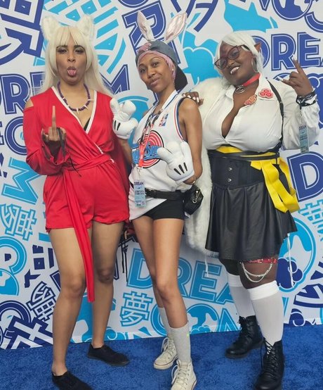 Thighlyinfluential beautiful actress pics