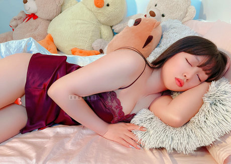 ahriowo nudes star photo