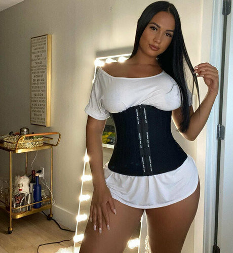 yinethcolombiana hot actress images