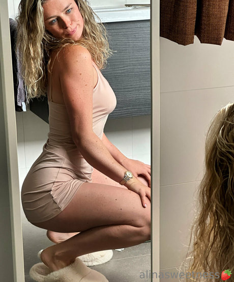 linaliciouss nudes star images