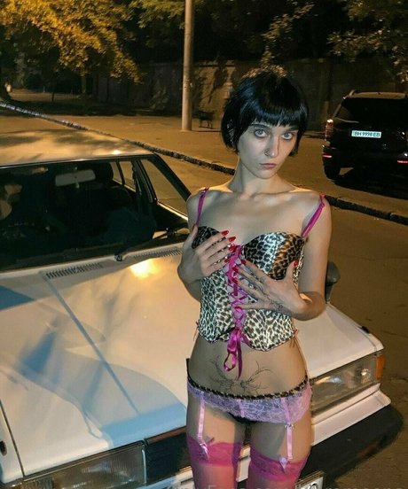 amazonkiera naked model images