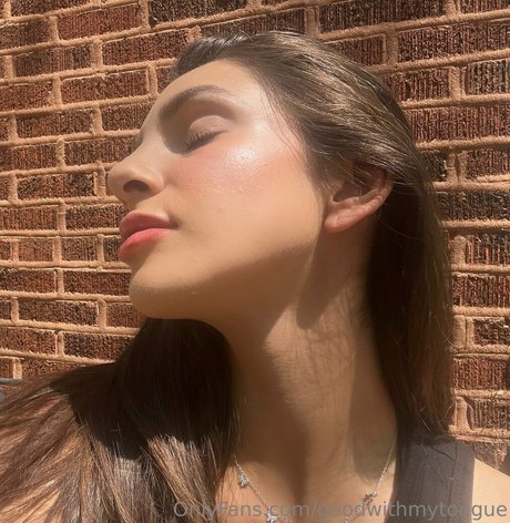 goodwithmytongue best model pictures