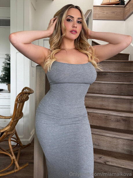 miamalkova sex actress photo