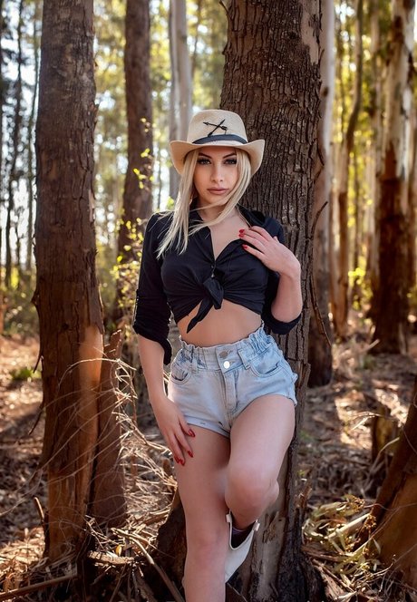 goldyblondy xxx pornstar pictures