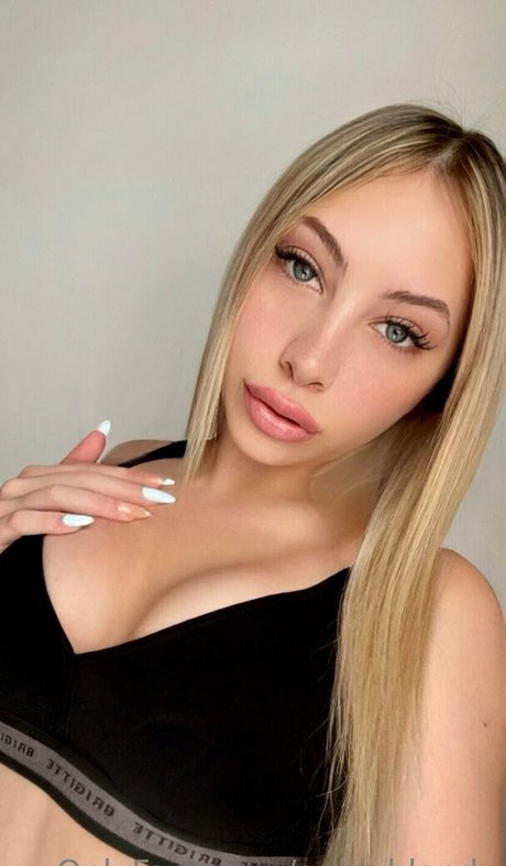 goldyblondy pornstar perfect pics