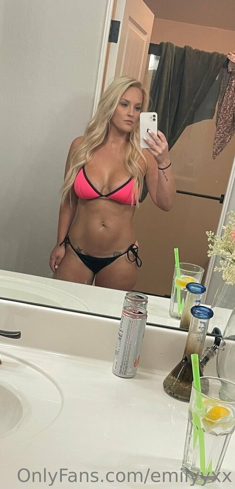 emilyyxx star nude gallery