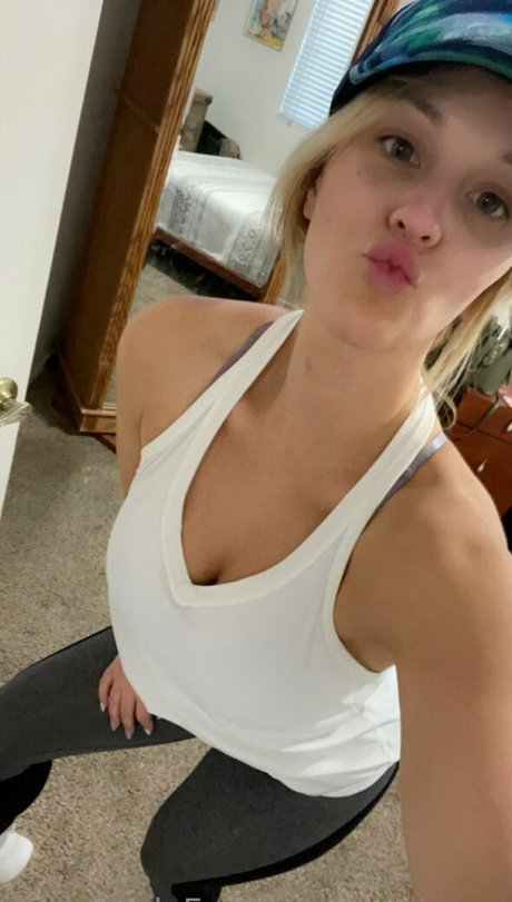 emilyyxx nudes pornstar pictures