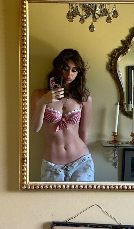 caterpillareyebrow erotic pornstar pic