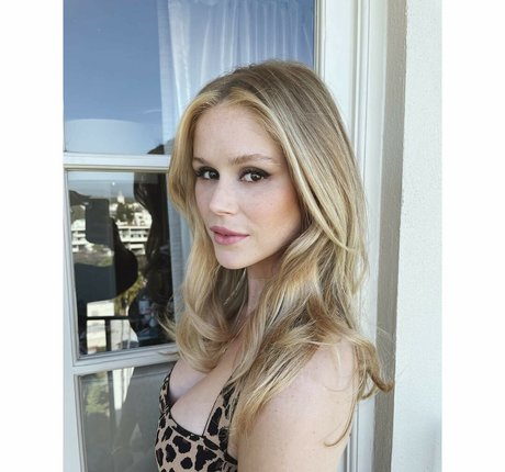 Erin Moriarty nude model pic