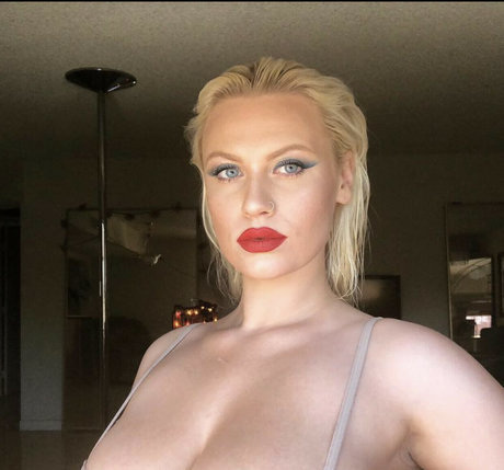 BabyyLiv model high quality photo