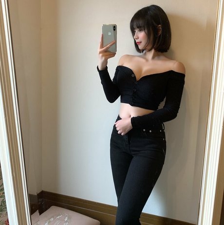 h___ruu1 beautiful actress picture