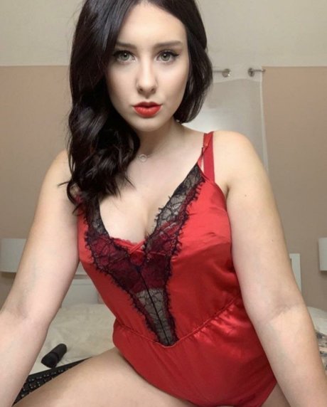 ErinMoore exclusive actress images