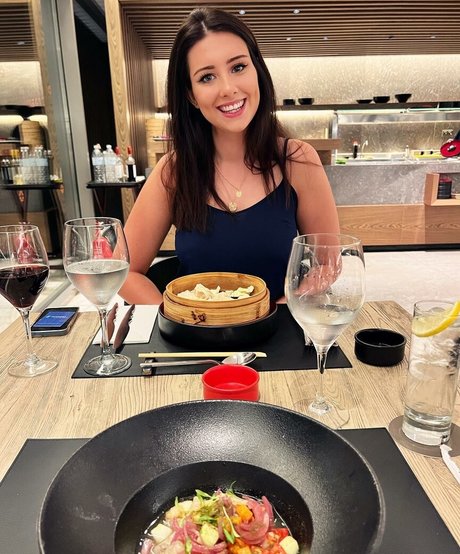 ErinMoore actress photo