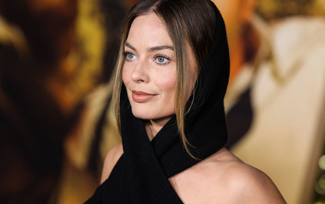 black hair onlyfans pornographic pic