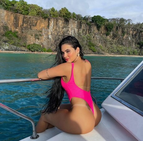 Emily Garcia star perfect pic