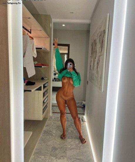 livefitelle pornstar naked picture
