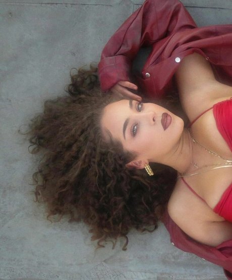 maetasworld pornstar erotic photo