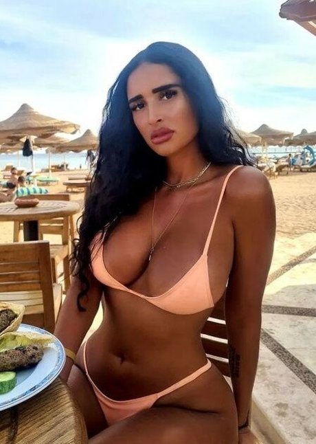 Tania Barbosa nude pornstar image