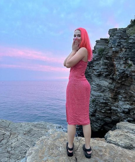 Fairy Elfie model nude picture