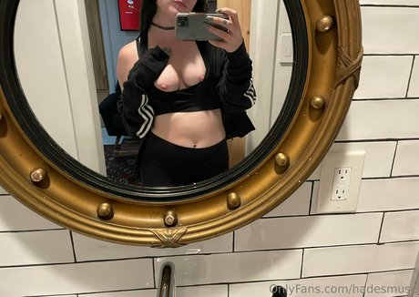 hadesmuse Quick photo