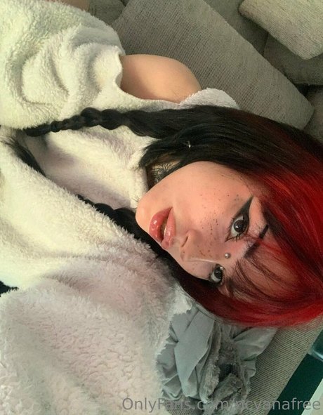 elfsandi art model photo