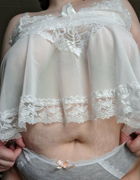 dollarstorejuice model naked pic