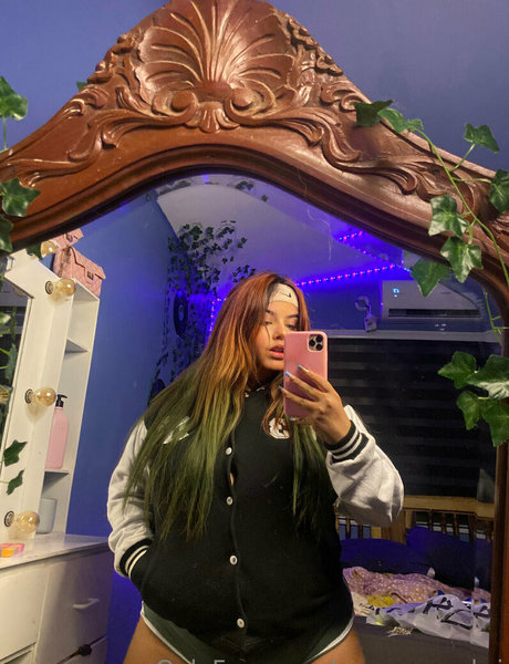 young asian onlyfans hot pics