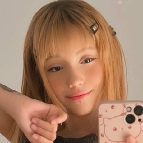 LoveLari pornstar free picture