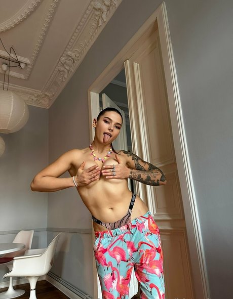 latina solo onlyfans art nude picture