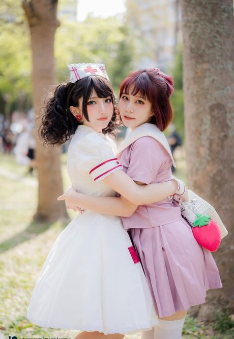 Zell Ching adult model gallery