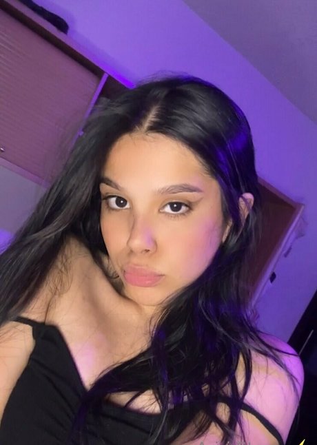 ariristorm model sexy photos