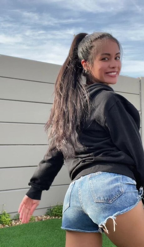 Fuzzybear beautiful pornstar archive