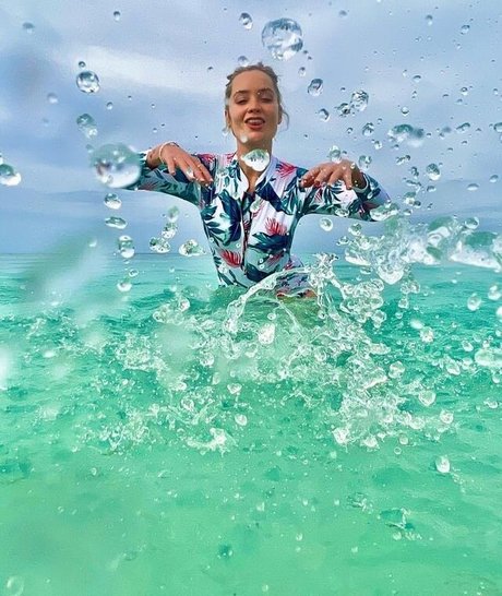 Laura Whitmore naked actress picture