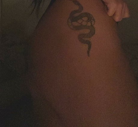 Lollasky model best pic