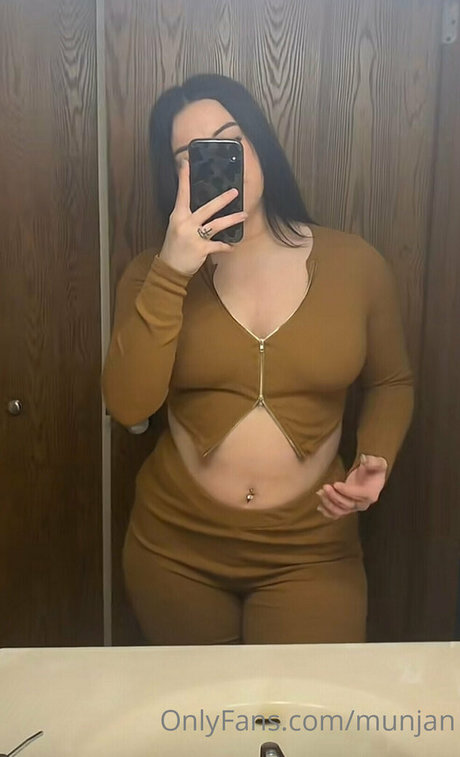 munjan xxx actress gallery