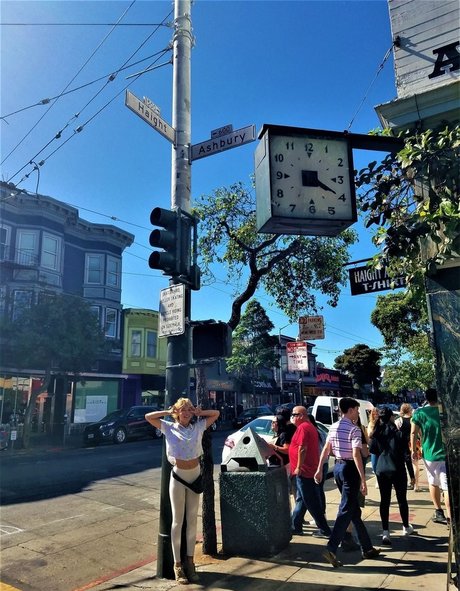 PixiePixelized model pretty pic