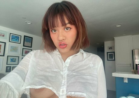 mia and lola xxx actress image