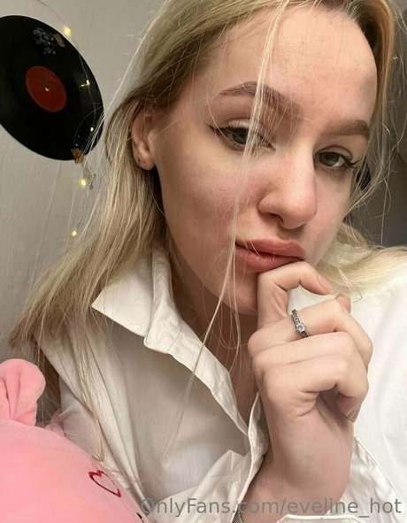 eveline hot naked model photos